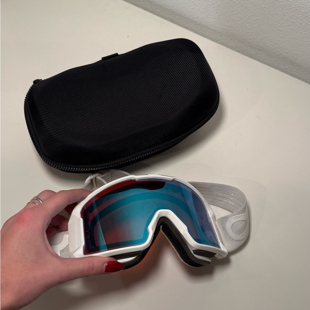 Oakley White Goggles with Blue Lens